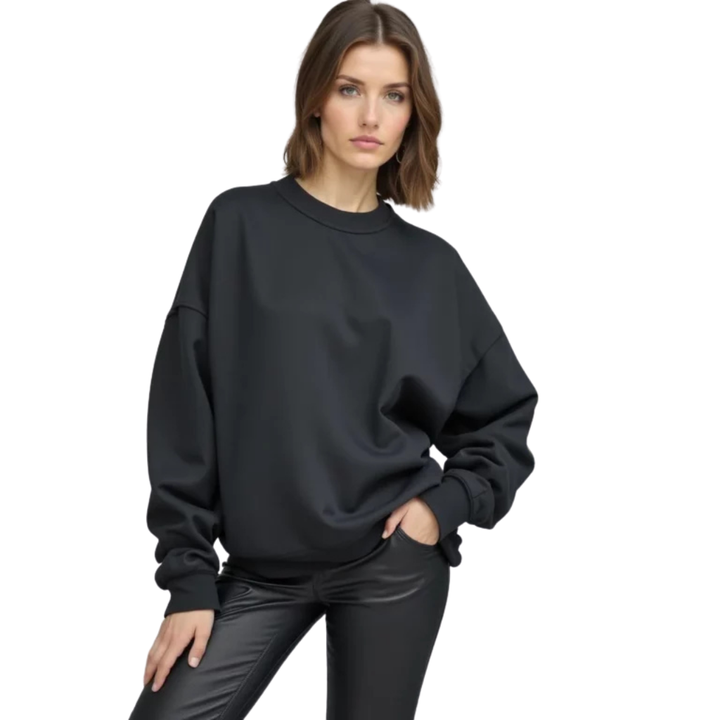Oversized Black Sweater – Comfort and Timeless Elegance